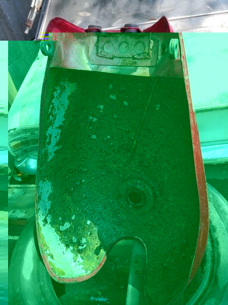 rusty petrol tank 4.jpg